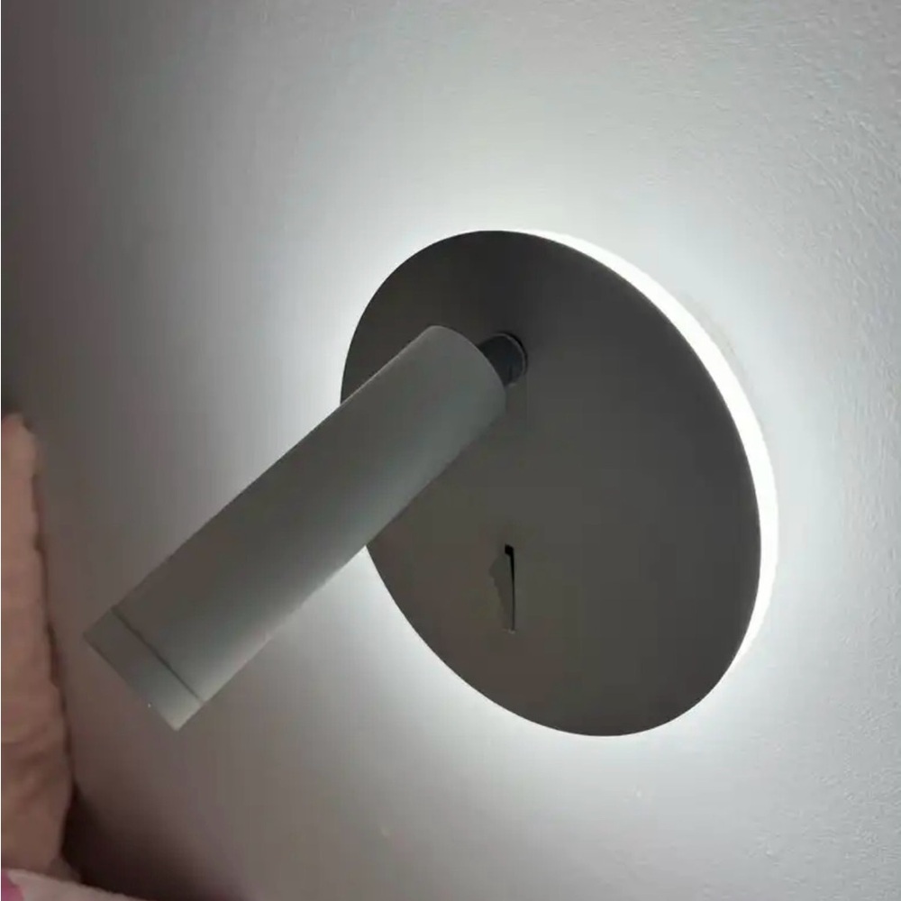 Lovely White Wall Sconce🤍 It’s a New Year- check off your to do’s💫& add light💡
